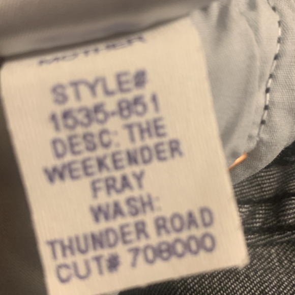 NWT MOTHER WEEKENDER FRAY JEANS - Picture 15 of 16
